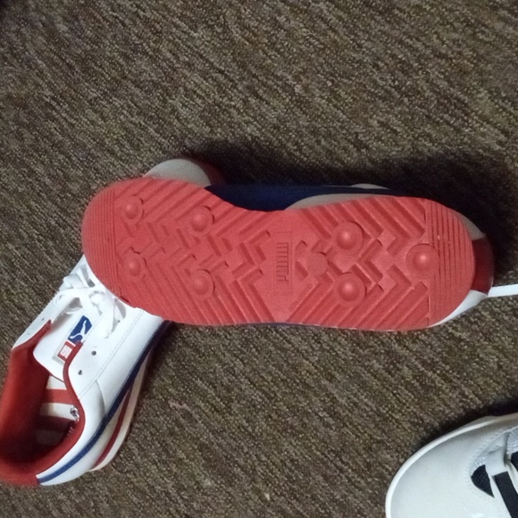 9 1/2 red and white puma cdg special edition - Picture 3 of 3